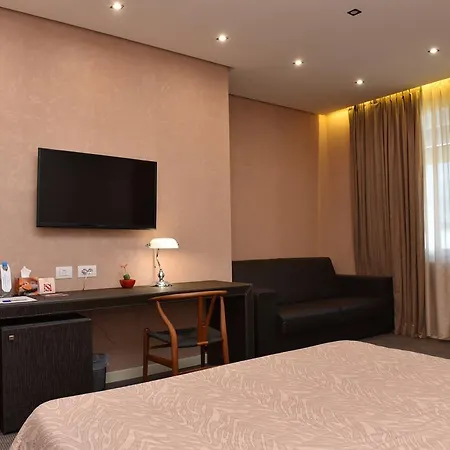 Ξενοδοχείο La Boheme 4*