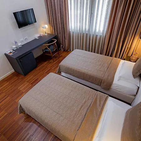 La Boheme Hotel 4*