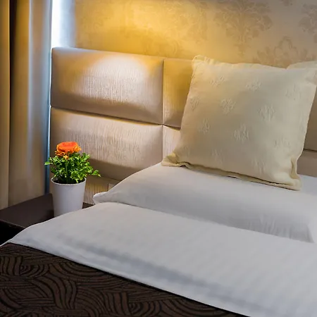 La Boheme Otel Tiran