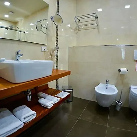 La Bohème Hotel