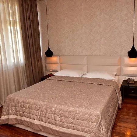 Hotel La Boheme 4*